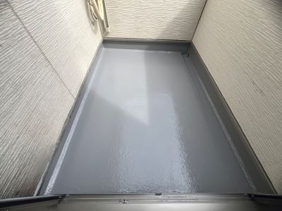 東大阪市で戸建2階のバルコニーをFRP防水しました。