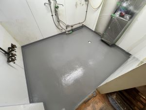 大阪市内で店舗の厨房をFRP防水しました。