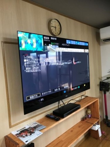 門真市でクロス張り替え、棚設置、テレビ壁掛け工事しました。