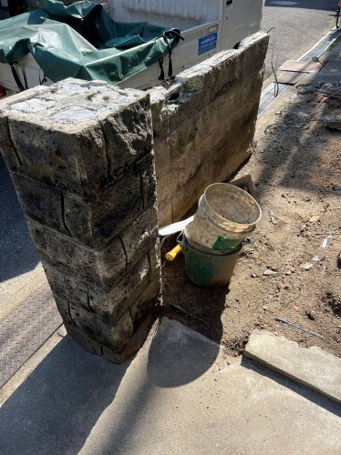 枚方市でブロック塀の解体、土間生コン打設工事