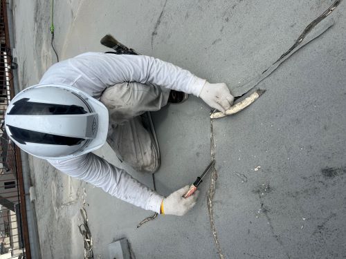 大阪市でマンション屋上をウレタン塗膜防水工事をしました。