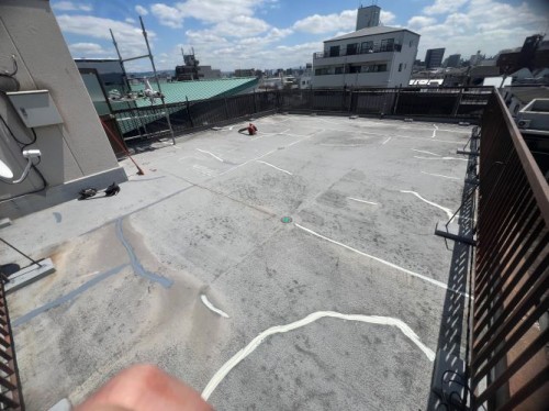 大阪市でマンション屋上をウレタン塗膜防水工事をしました。