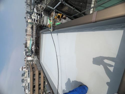 大阪市でマンション屋上をウレタン塗膜防水工事をしました。
