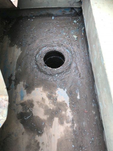 寝屋川市で屋根トタンの側溝、立ち上がり箇所のウレタン塗膜防水工事